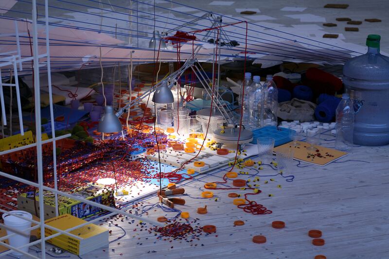galleries/2013/05/29/venice-biennale-artist-sarah-sze-s-career-highlights-photos/130528-Sze-03_spg9yj