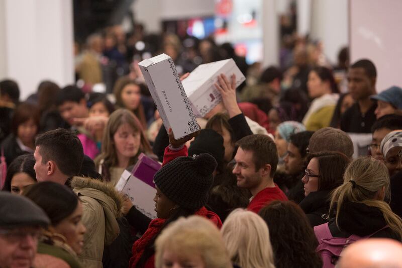 galleries/2014/11/28/black-friday-photos/141128_black-friday_03_axlply