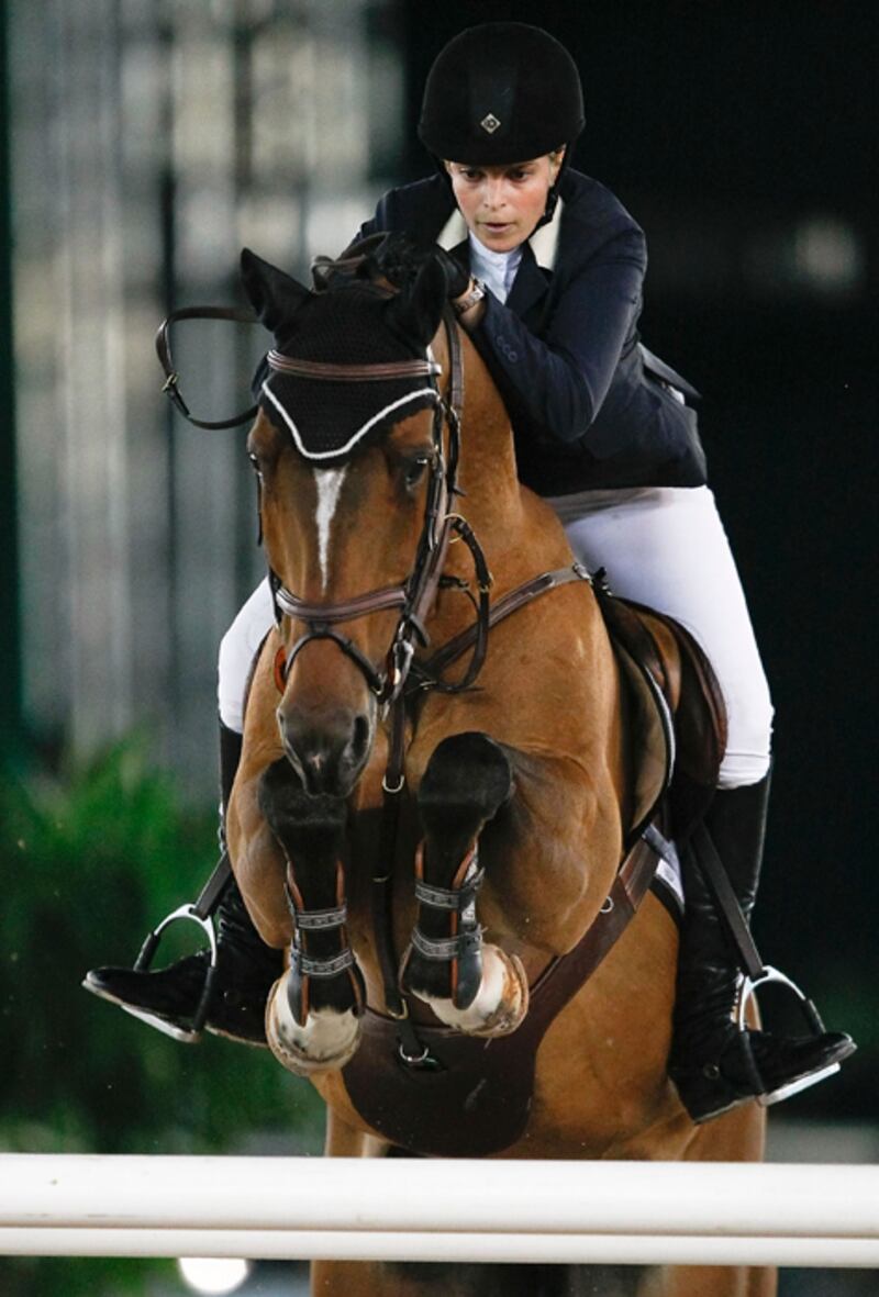 galleries/2010/10/07/women-on-horses/women-on-horses---onassis_qg0muz