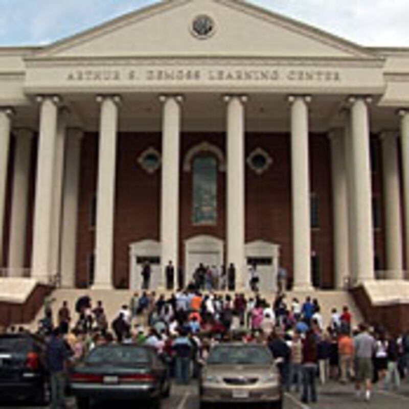 articles/2009/03/23/inside-americas-holiest-university/piazza-farwell-liberty-university_18976_hg8sbm