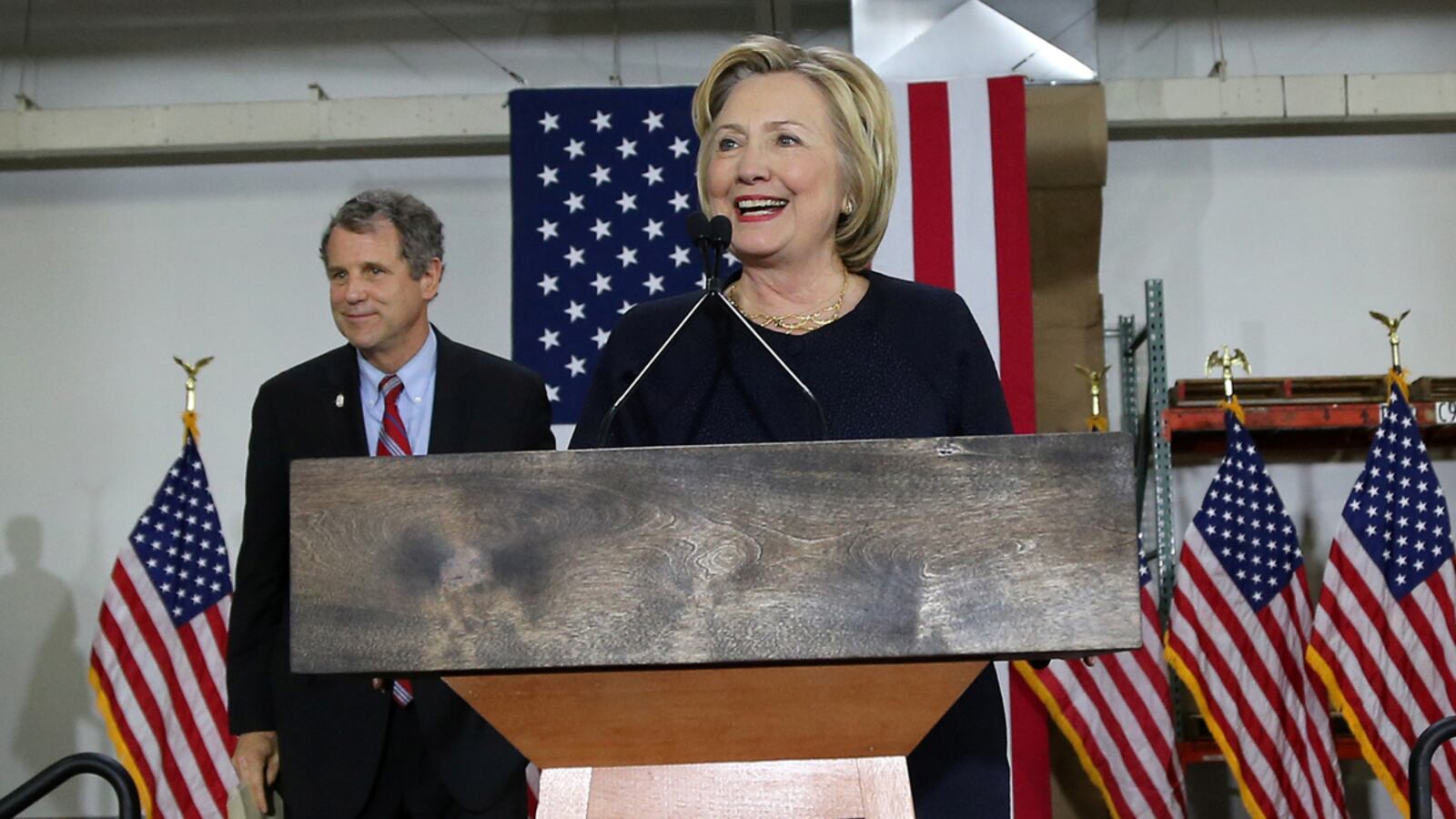 cheats/2016/06/15/hillary-wins-dc-primary-meets-sanders/160615-hillary-clinton-cheat_tlpwuq