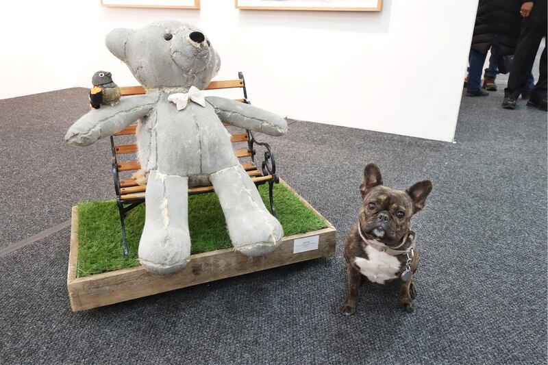 galleries/2015/03/10/meet-pickle-the-art-world-s-favorite-canine-blogger/150309-pickles-art8_dl3tne