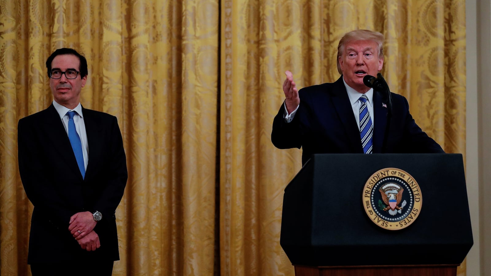 2020-05-04T211237Z_418213139_RC2XHG9IJJS9_RTRMADP_3_USA-TREASURY-BORROWING_st6gt0