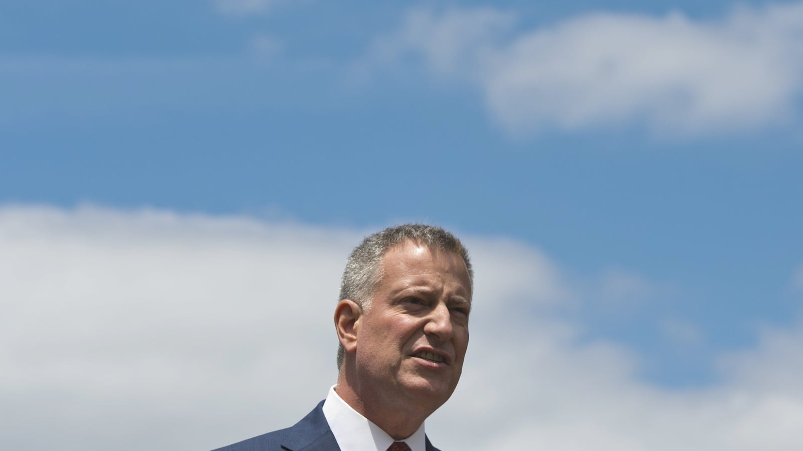 articles/2015/05/14/de-blasio-s-new-plan-to-combat-inequality-stiffs-vets/150514-siegel-deblasio-tease_pwj0ln