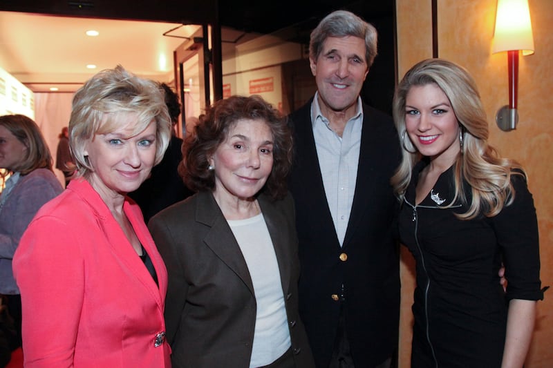 articles/2013/01/20/john-kerry-vs-bob-woodward/130120-nw-inauguration-brunch-grove-tease_wrijfh