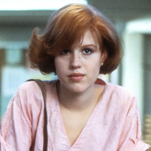 Ally Sheedy and Molly Ringwald in a scene from the film 'The Breakfast Club', 1985.