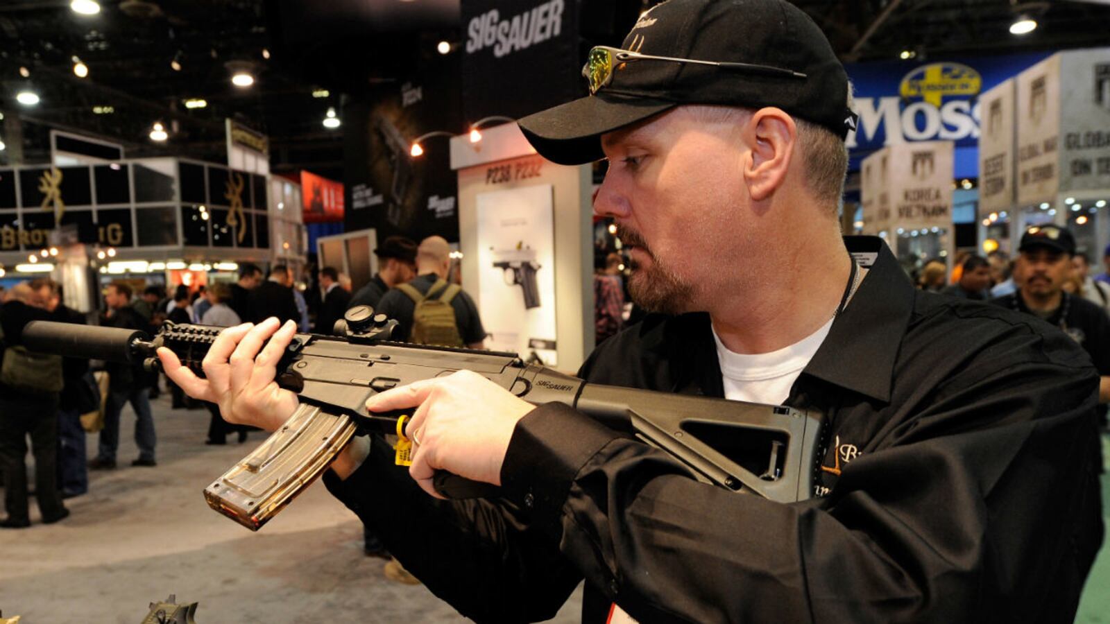 articles/2012/07/30/guns/gun-expo-2_aw2m3y