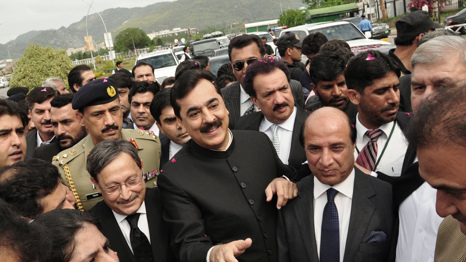 articles/2012/04/26/pakistani-prime-minister-gilani-convicted-of-contempt/pakistan-convicts-gilani-ahmed-aslam_oaeskr