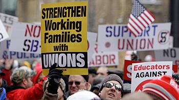 cheats/2011/02/28/poll-most-americans-side-with-unions/union-protests_uvfj47