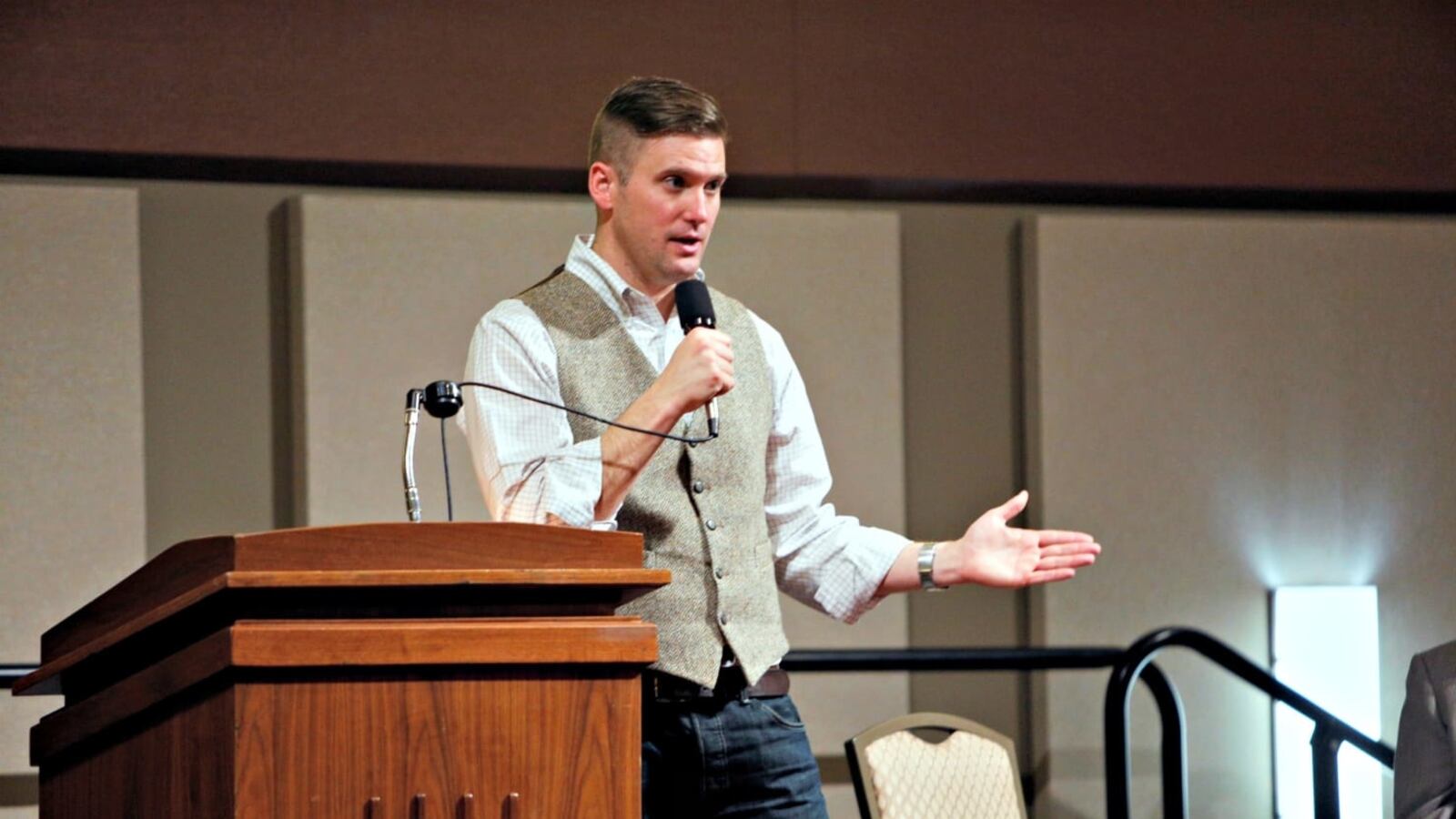 170223-richard-spencer-thrown-out-cpac-cheat_if7czj_dgytgh