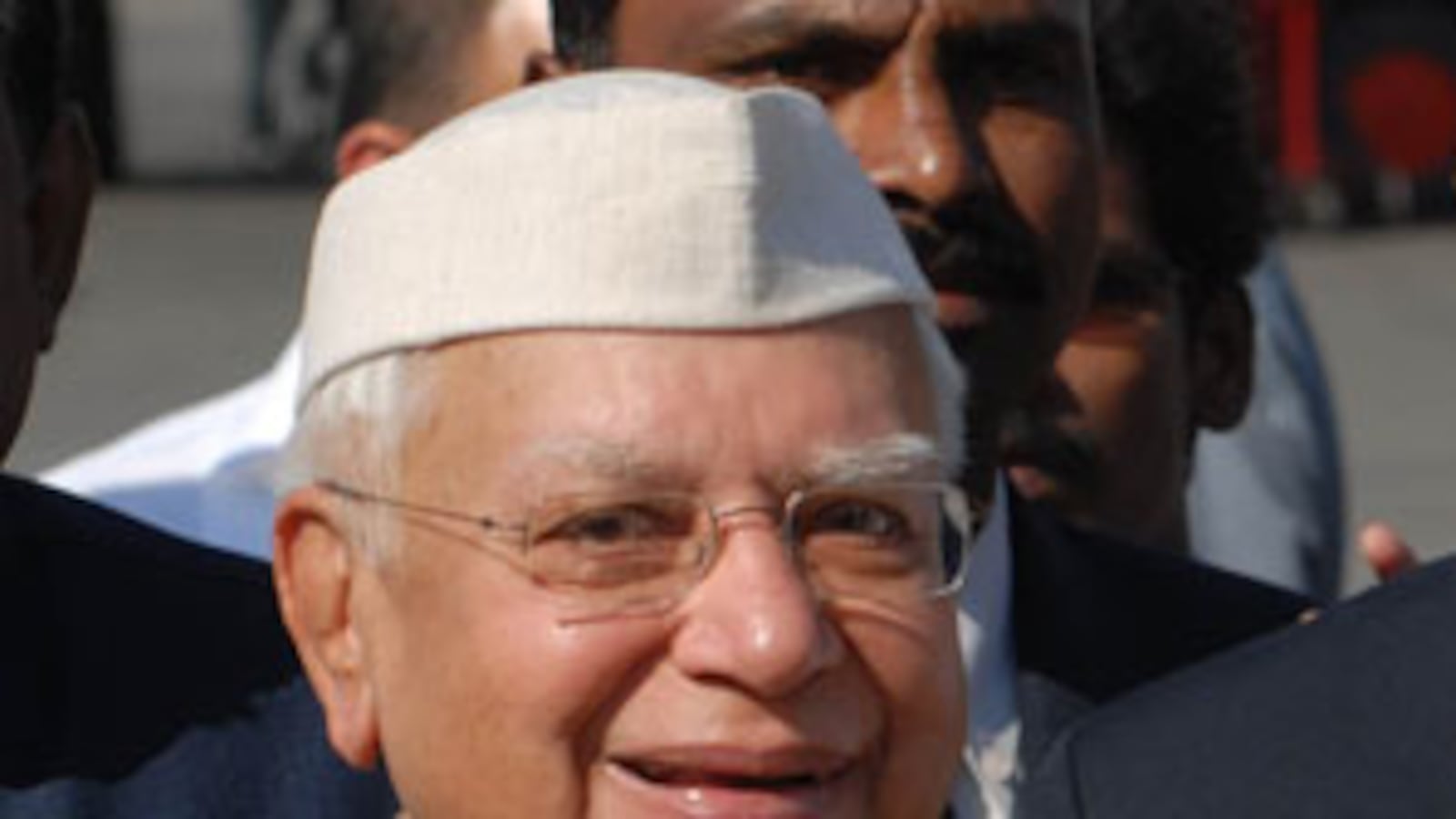 cheats/2009/12/27/indian-gov-quits-amid-sex-tape-scandal/narayan-dutt-tiwari_avemiv