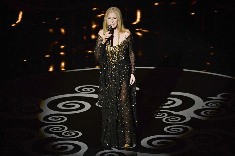 galleries/2013/02/24/best-of-the-2013-oscars-red-carpet-photos/130224-oscar-red-carpet-barbra_c12k5a