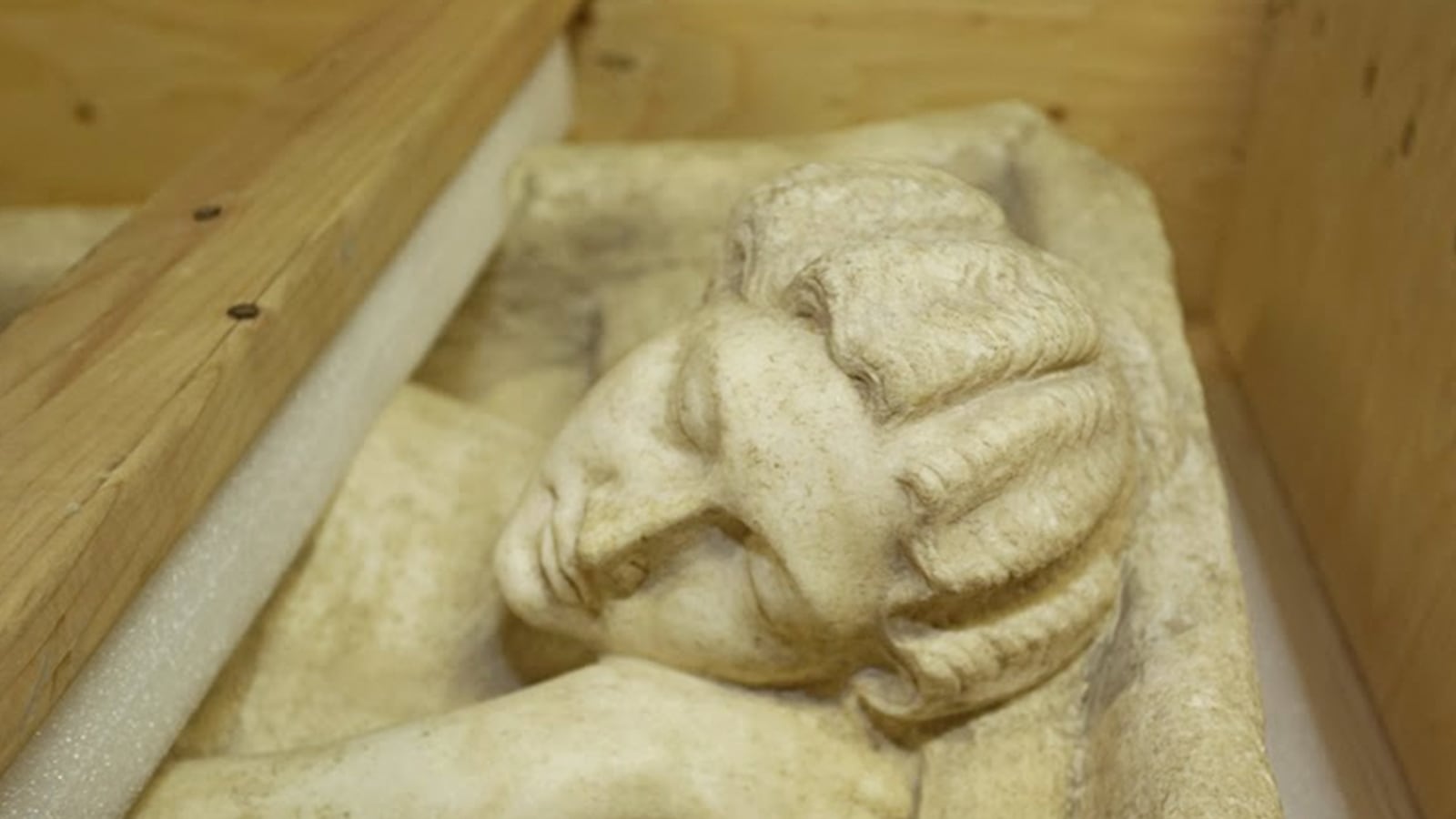 articles/2015/05/27/the-case-of-italy-s-stolen-1-800-year-old-sarcophagus-lid/150526-nadeau-stolen-tease_wjdknr