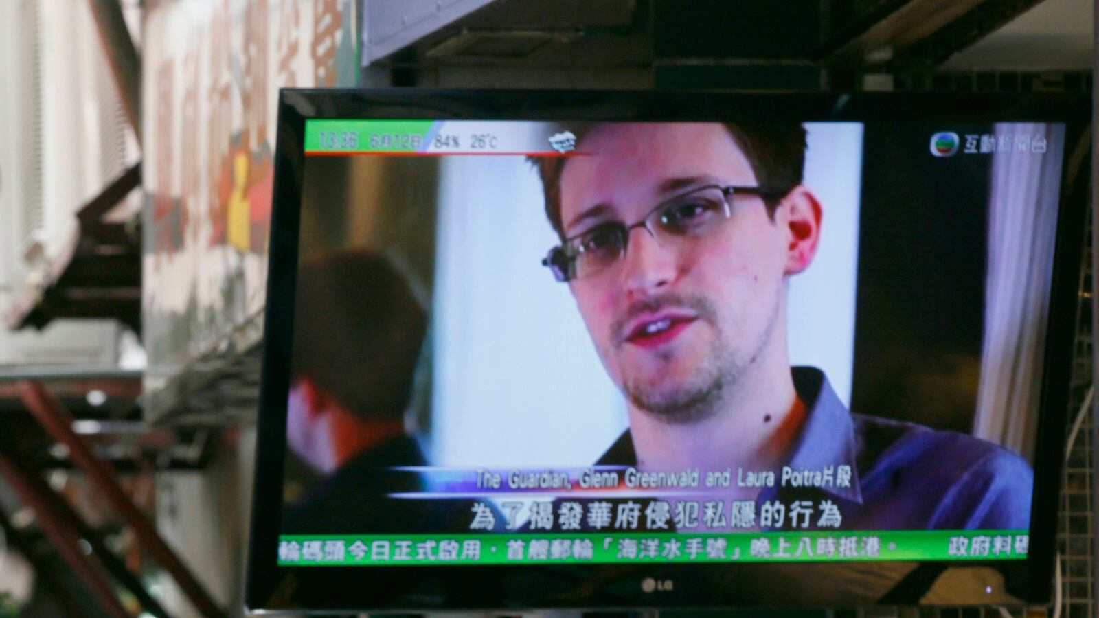 cheats/2013/06/12/report-snowden-seeking-legal-advice/130612-Snowden-cheat_aqhvkq