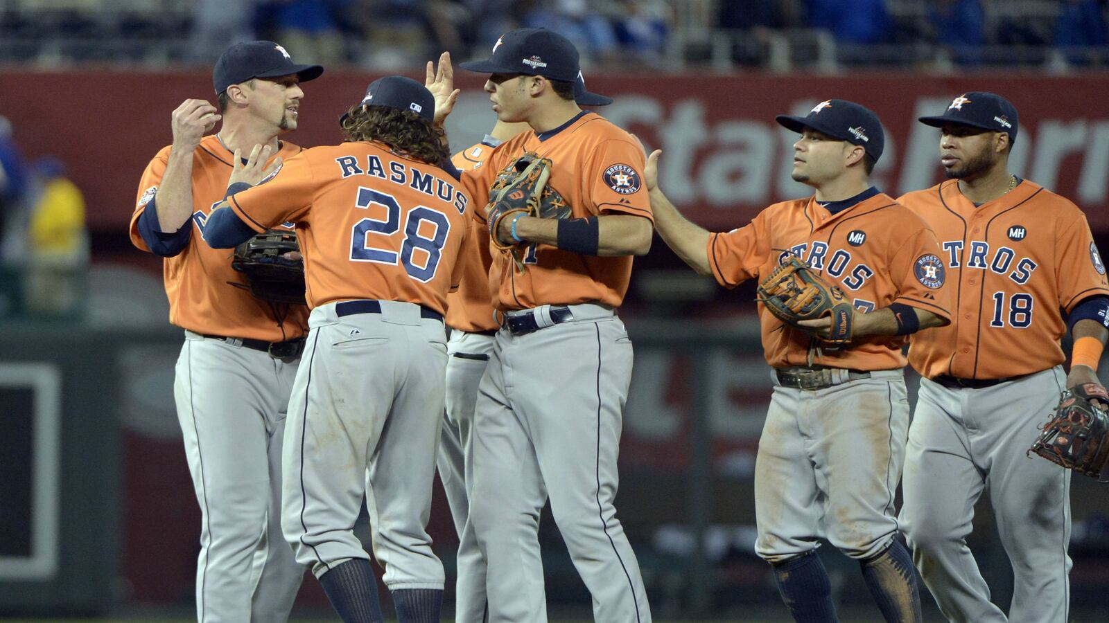 cheats/2015/10/09/astros-defeat-royals-5-2-in-alds-game-1/151008-astros-royals-alds-cheat_h98qxm