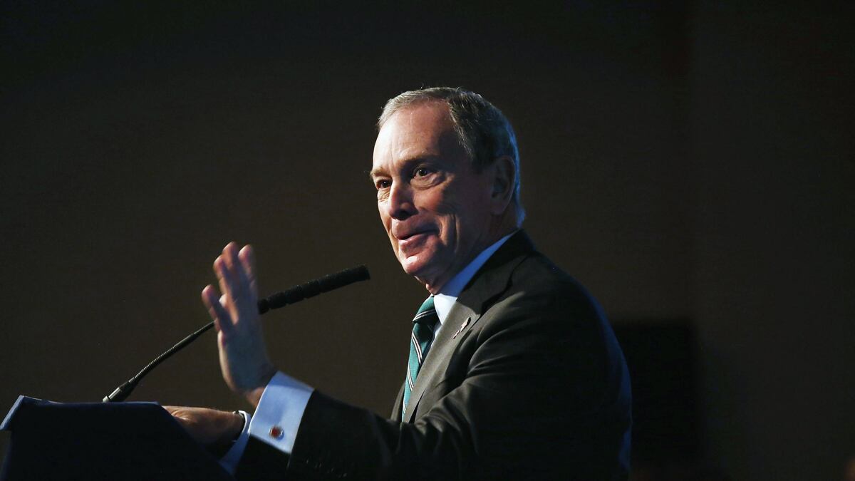 articles/2012/12/11/what-conflict-of-interest-michael-bloomberg-eyes-the-financial-times/moynihan-siegel-bloomberg-tease-embed_wyrrkl