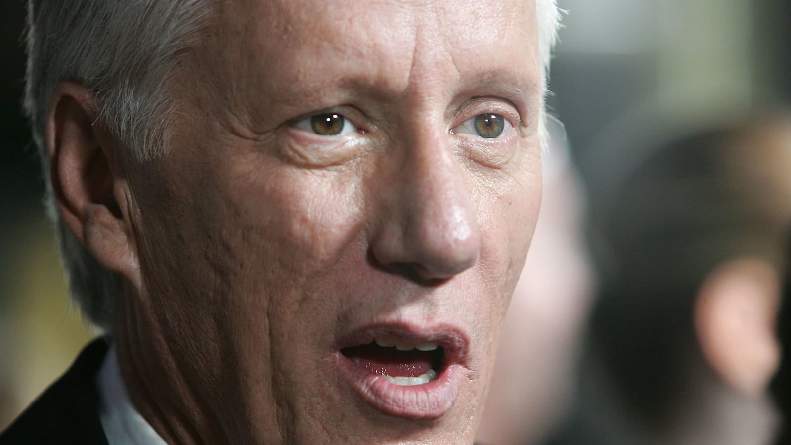 articles/2014/12/31/how-james-woods-became-obama-s-biggest-twitter-troll/141230-swin-woods-tease_crbxuf