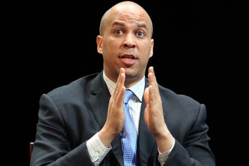 articles/2011/09/09/cory-booker-newark-mayor-says-obama-s-jobs-speech-might-amount-to-nothing/corey-booker-dickey_qhpna8
