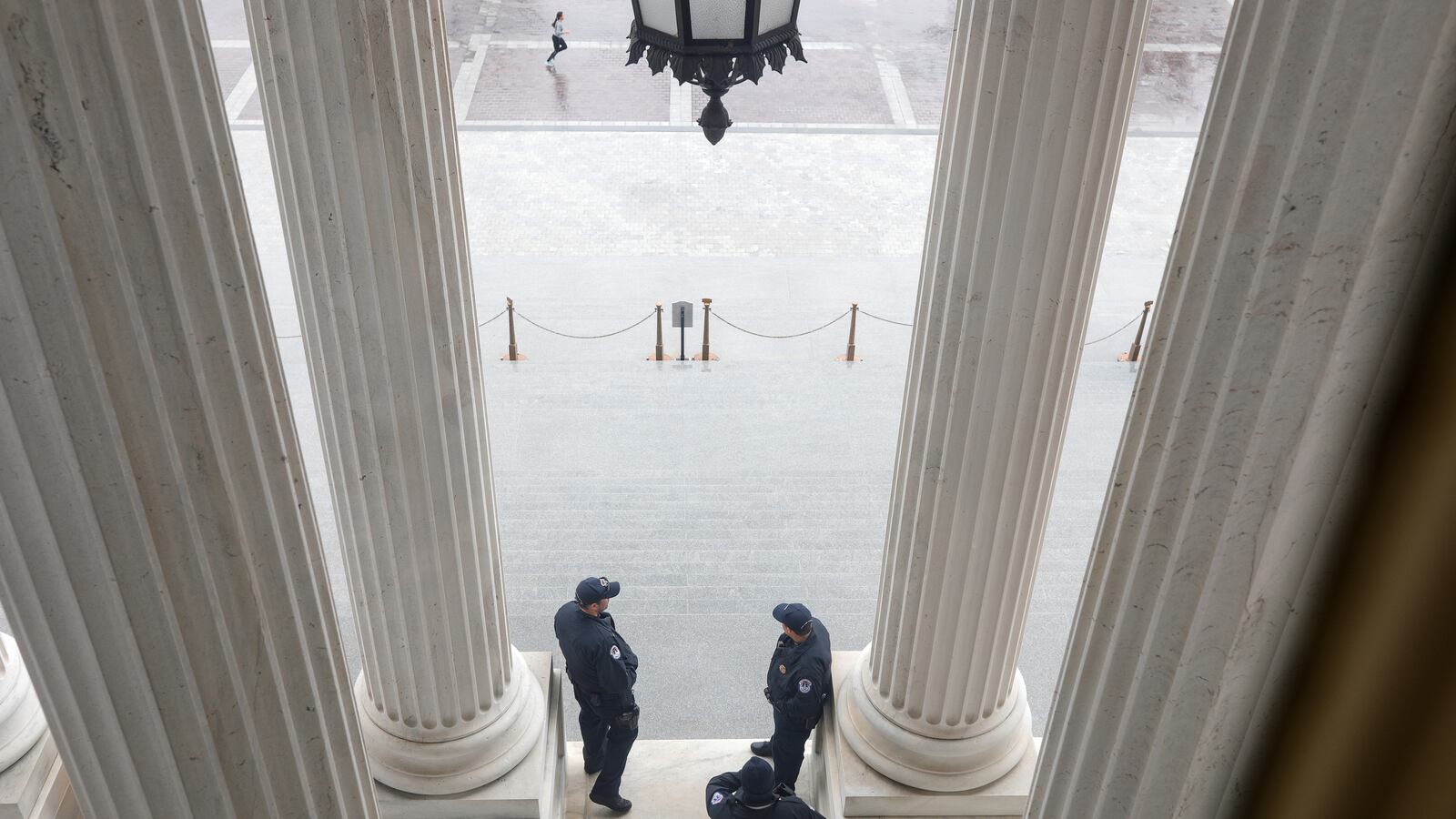 2020-03-25T193634Z_1335344694_RC27RF94I648_RTRMADP_3_HEALTH-CORONAVIRUS-USA-CONGRESS_ujc9ch