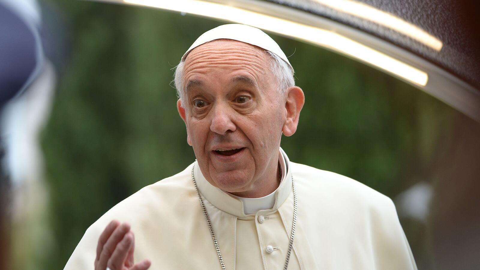 cheats/2013/10/11/vatican-medals-misspell-jesus/131011-pope-jesus-typo-cheat_fgeizn