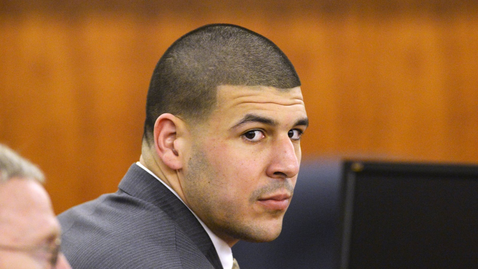cheats/2017/04/20/family-to-donate-aaron-hernandez-s-brain-to-science/170419-aaron-hernandez-suicide_jmrogt