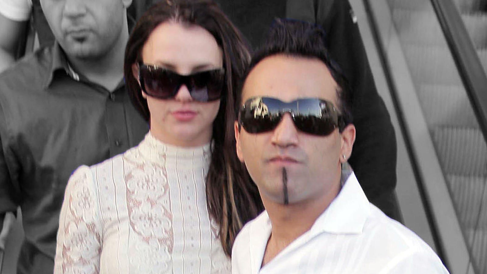 210212-roundtree-Adnan-Ghalib-tease_tss4eu