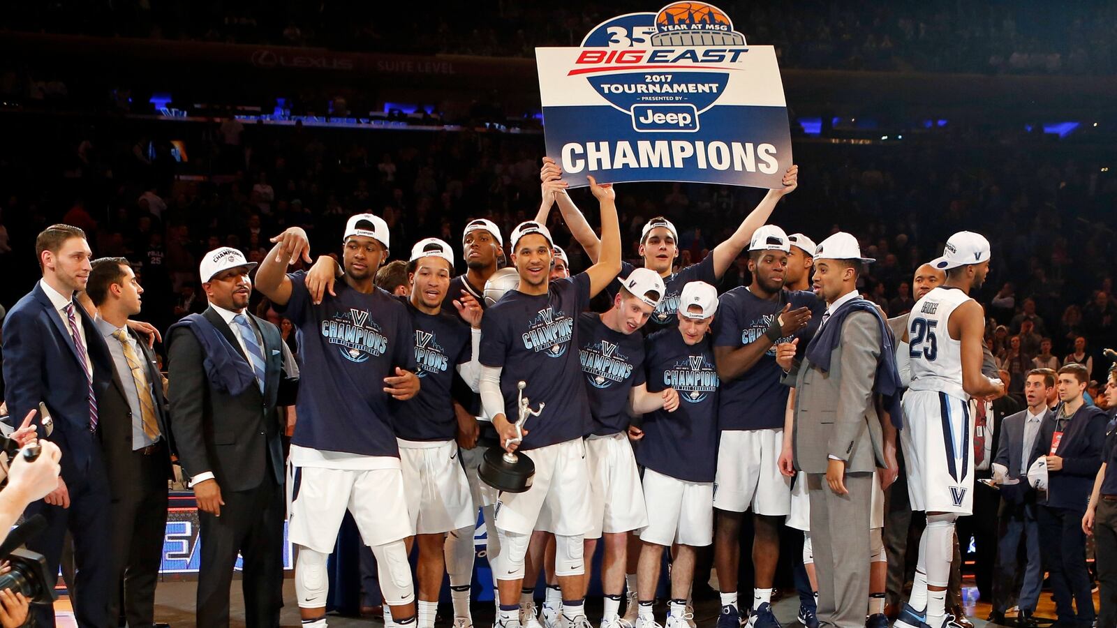 cheats/2017/03/12/villanova-kansas-unc-gonzaga-take-top-seeds-in-ncaa-tournament-bracket/170312-ncaa-top-seeds-cheat_linwxk