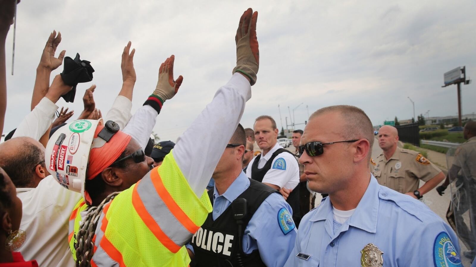 cheats/2014/09/15/ferguson-whites-shooting-justified/140915-ferguson-cheat_fiqveq