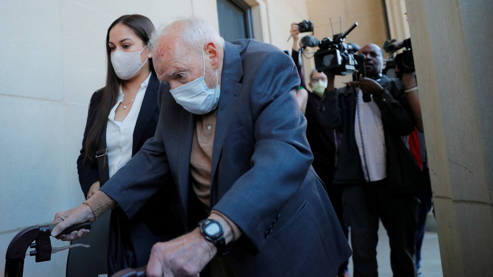 2021-09-03T125634Z_1776228688_RC2CIP9BP1IB_RTRMADP_3_USA-PRIEST_knnnaj