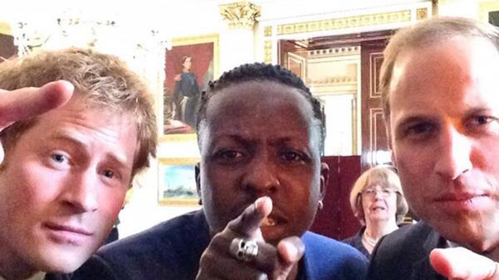 articles/2014/07/10/william-and-harry-s-palace-selfie/royalselfie1_rqincp