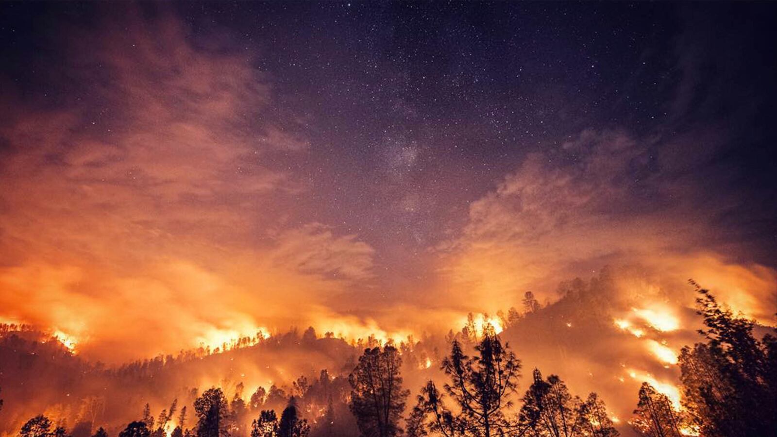 articles/2015/09/18/the-artist-capturing-california-s-fires/150918-joiner-fire-tease_els8ga