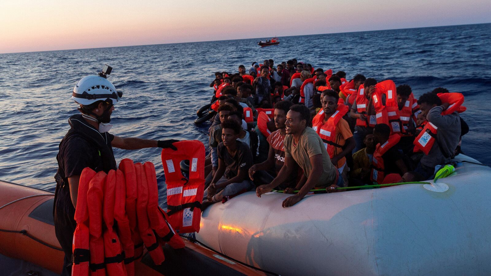 migrant_rescue_qiu73a