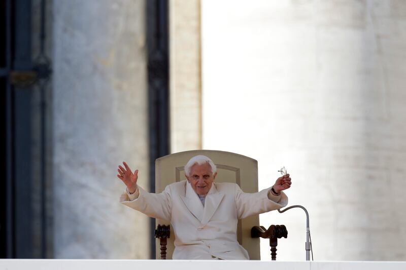 galleries/2013/02/27/pope-benedict-s-final-general-audience-in-st-peter-s-square/gal-pope-2_hyt3j7