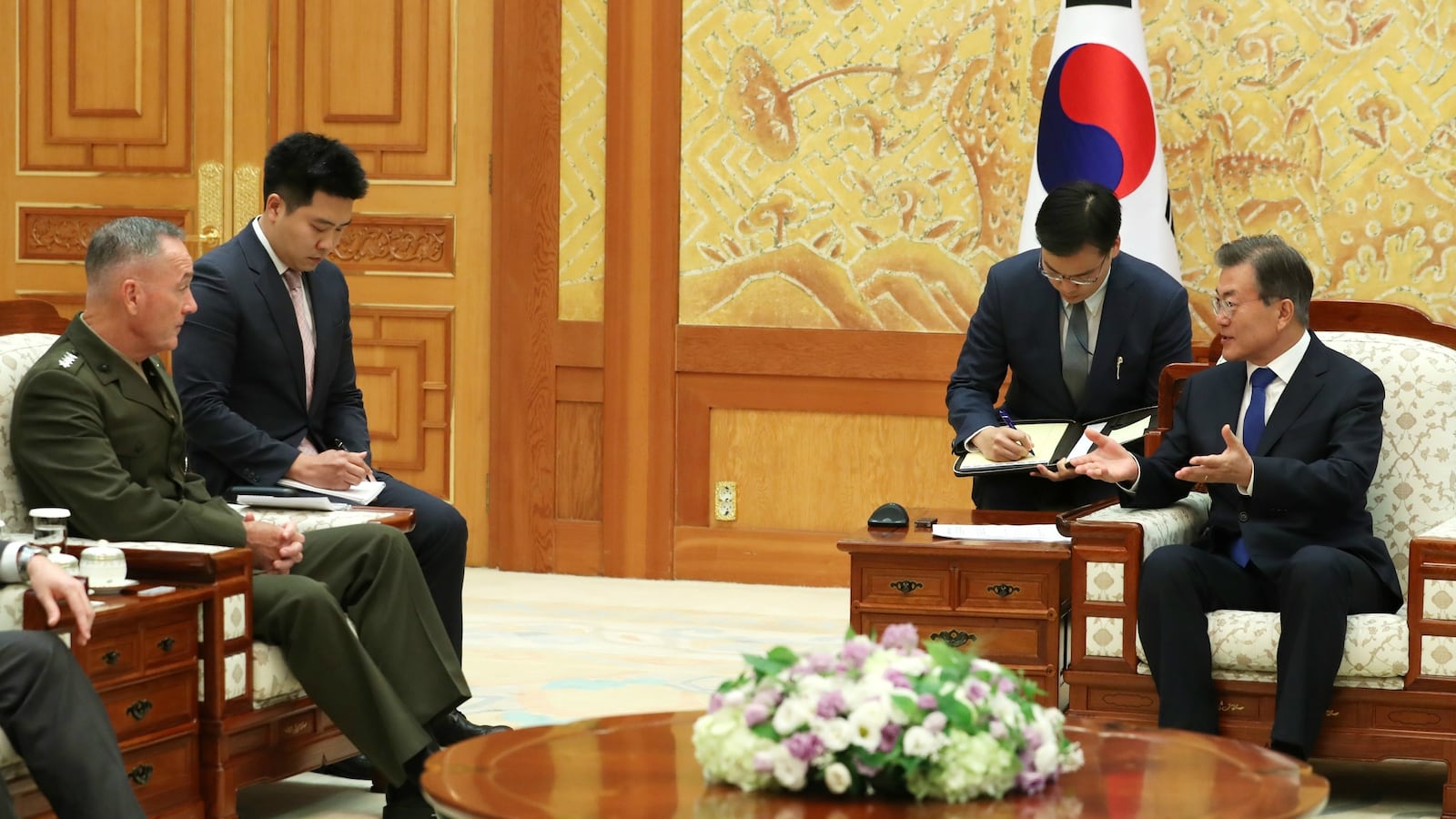 170820-south-korea-u.s.-drills-cheat_rkejqs