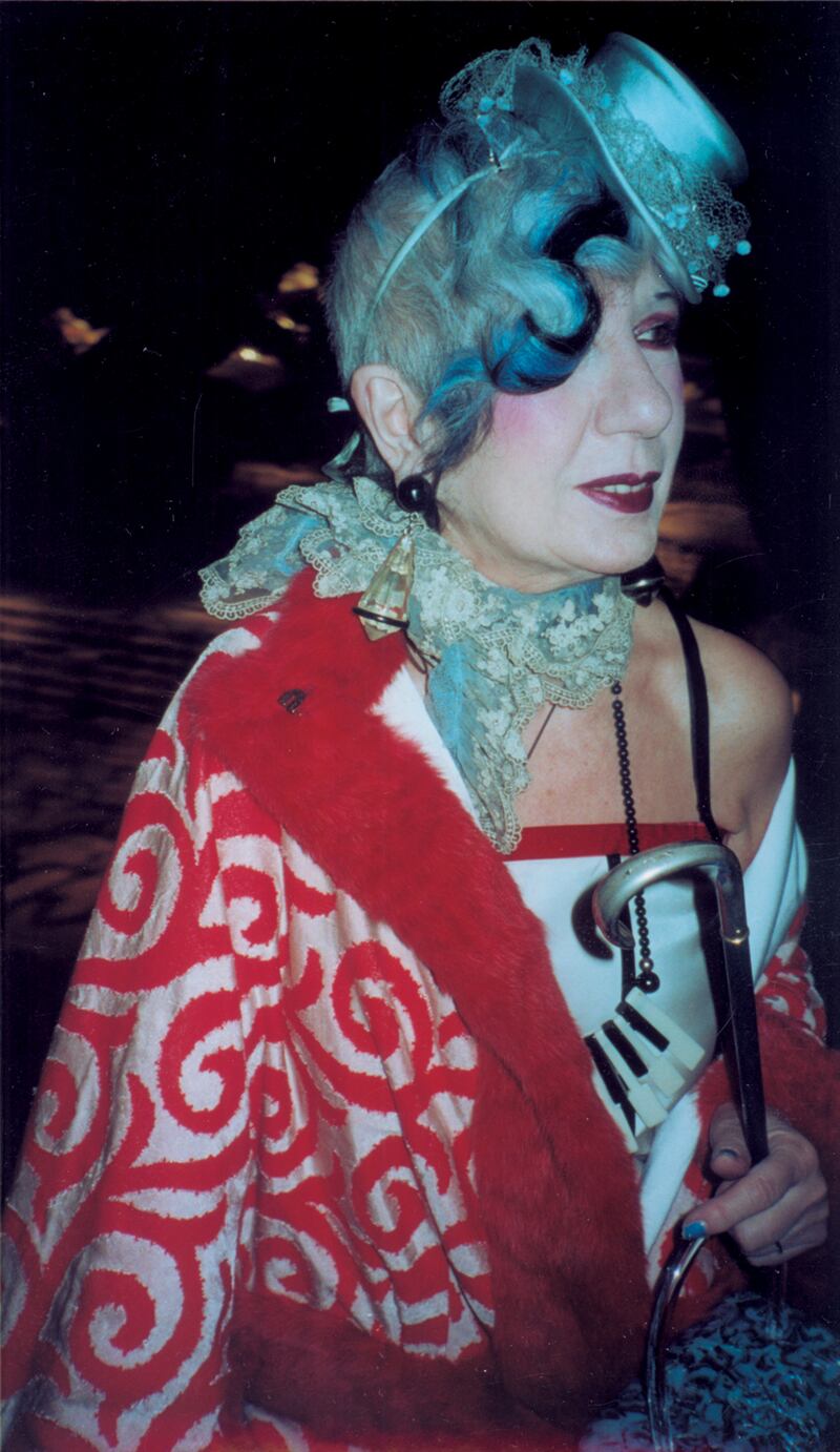 galleries/2013/08/01/anna-piaggi-and-her-hats-photos/130801-Anna-Piaggi-03_p92nez