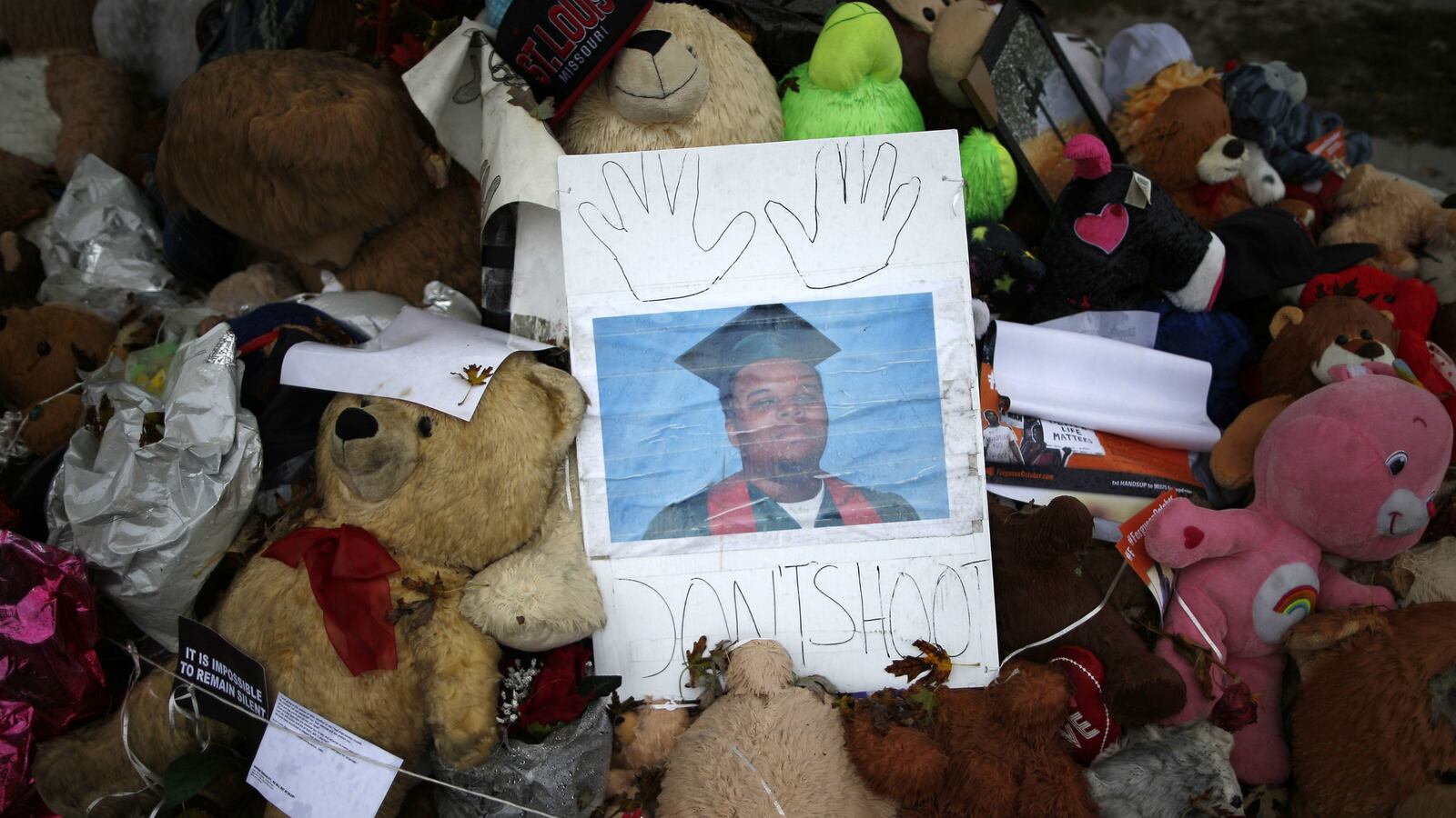 cheats/2014/10/22/wilson-michael-brown-charged-at-me/141022-wilsoncharge-cheat_cm8bct