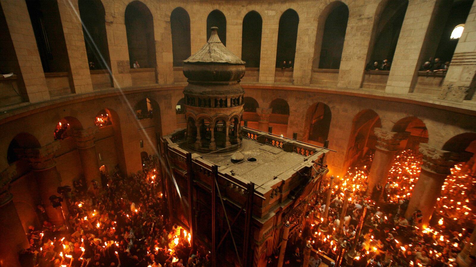 articles/2016/06/25/what-the-hell-is-going-on-in-jesus-tomb/160625-Moss-Jesus-Tomb-tease_gt5meu