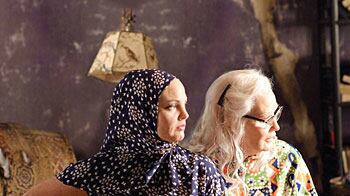 articles/2009/04/10/drew-shows-her-dark-side/syme-drew-barrymore_21731_hogjg8