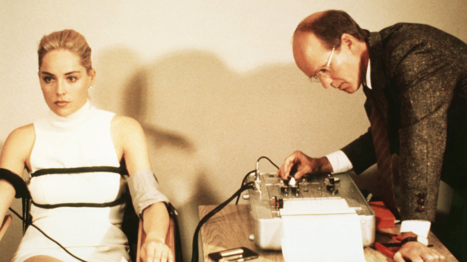 articles/2015/02/04/the-polygraph-has-been-lying-for-90-years/150131-zadronzny-my-lie-detector-test-tease_biyh7t