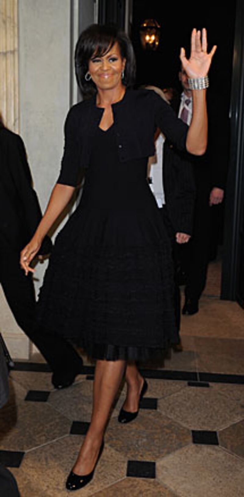 galleries/2009/04/23/the-first-100-outfits/michelle-obama-19_w2w0n0