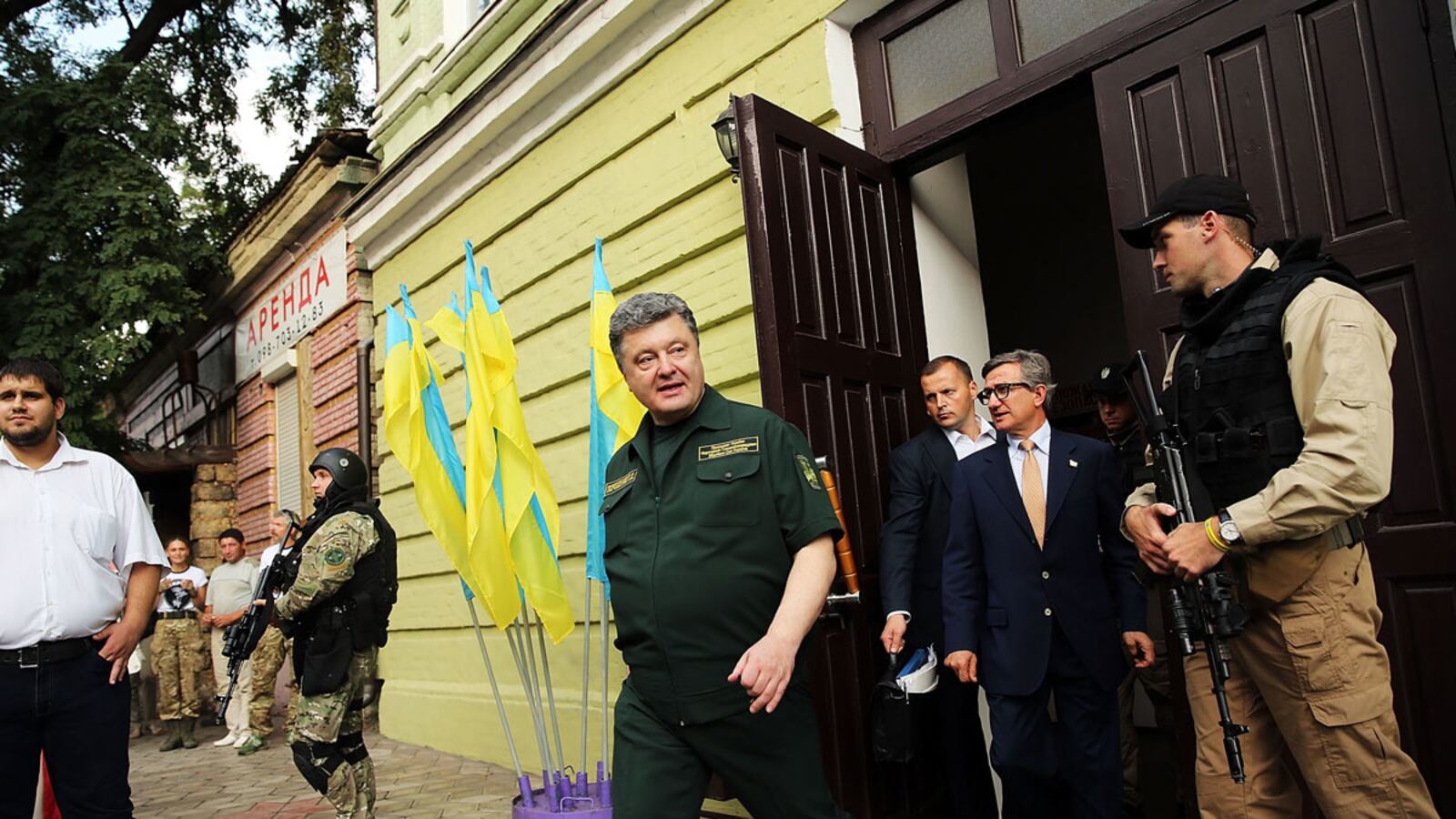 cheats/2014/09/10/ukraine-russian-forces-leaving/140910-proshenko-ukriane-cheat_oqhges