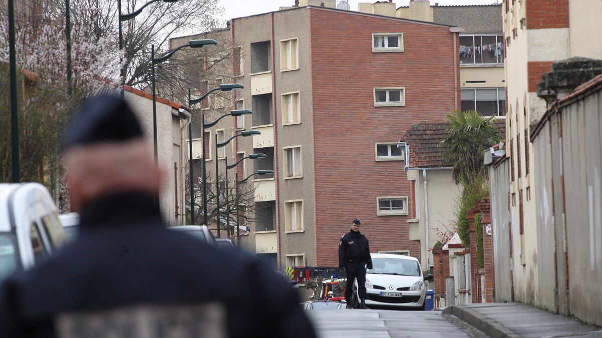 cheats/2012/03/22/toulouse-shooting-suspect-goes-silent/toulouse-shooting-suspect-goes-silent-cheat_r4tzky