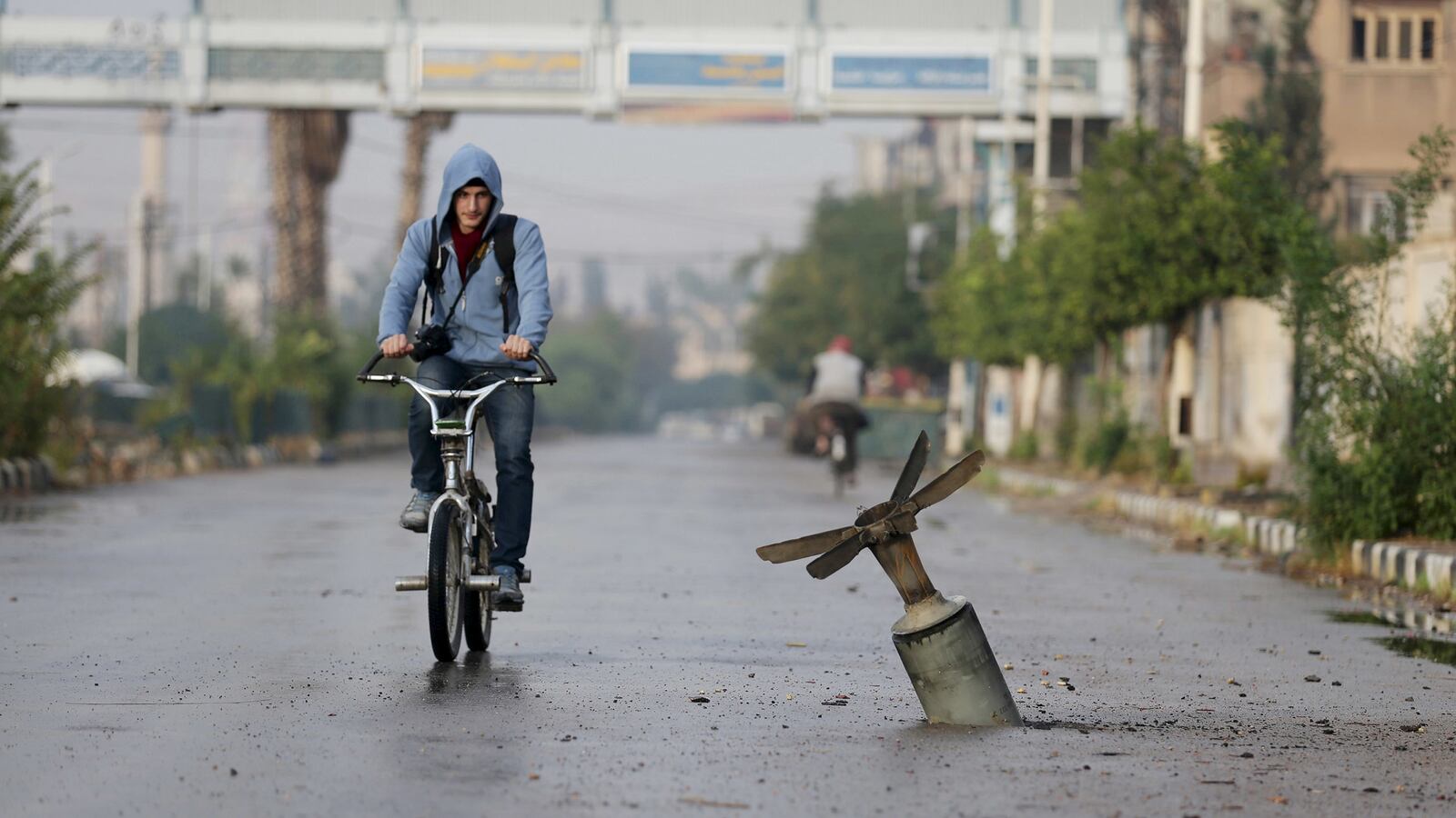 articles/2015/11/28/mark-twain-s-2015-war-prayer/151127-gillespie-war-prayer1a-tease_tektez