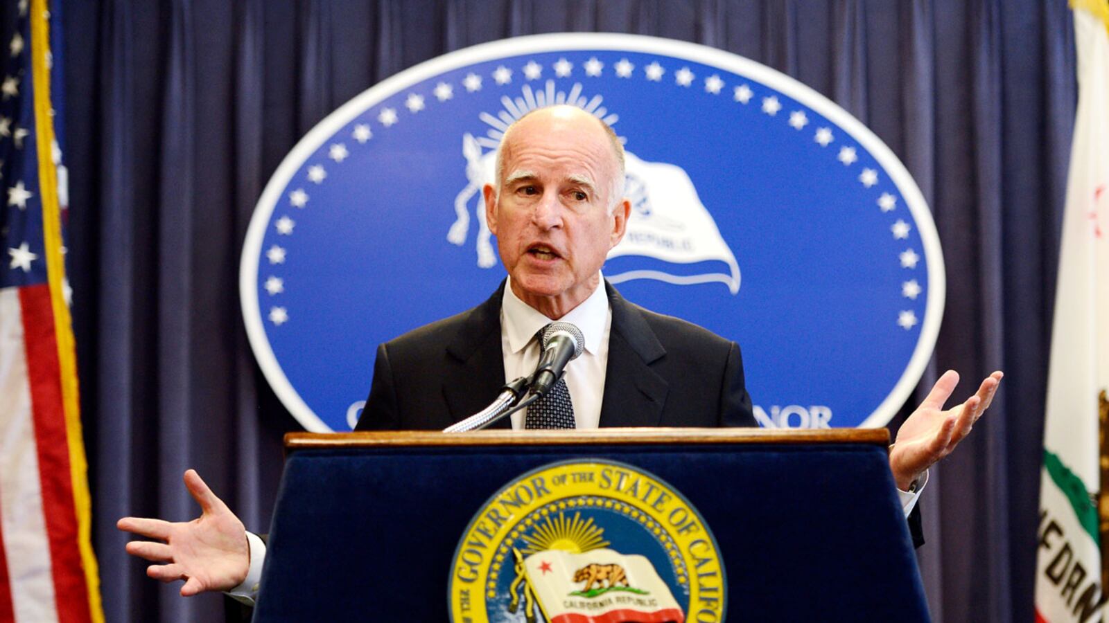 cheats/2012/10/08/ca-governor-acts-on-gas-price-surge/governor-california-budget-cheat_mxuszy