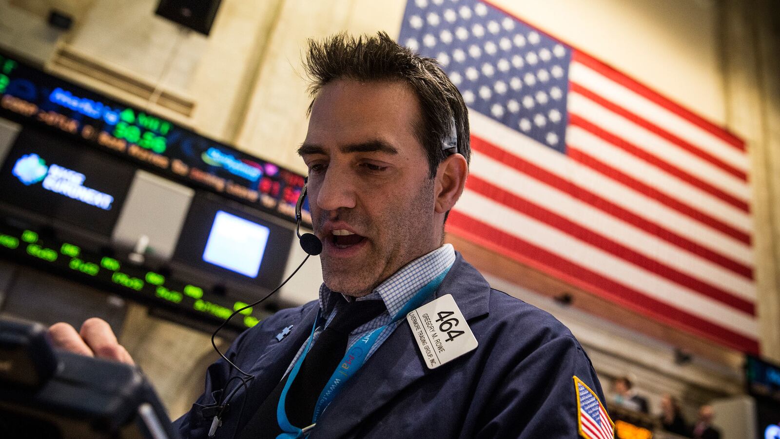 cheats/2014/05/29/u-s-economy-shrinks/140529-economy-cheat_a49of0