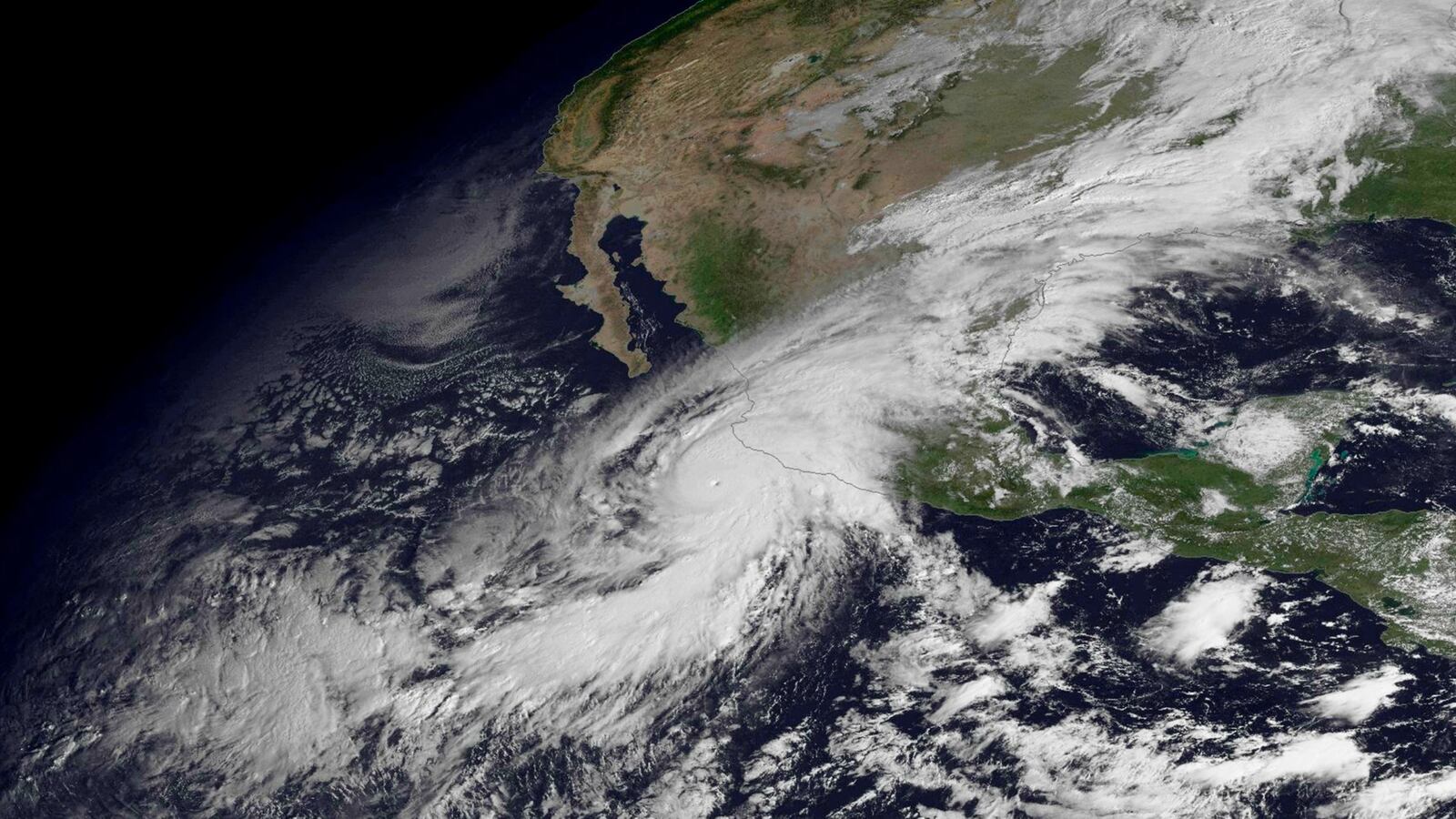 cheats/2016/08/30/hurricane-warning-issued-for-hawaii/151023-hurricane-cheat_pzcybl