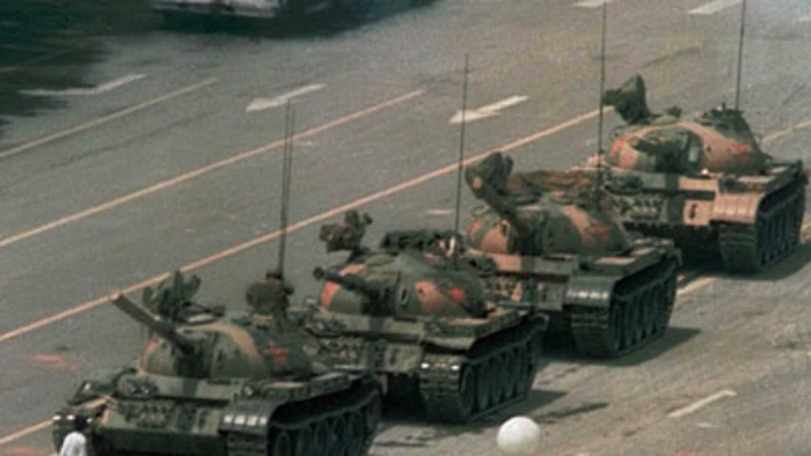 cheats/2009/06/04/tiananmen-crackdown/tiananmen_p88ksn