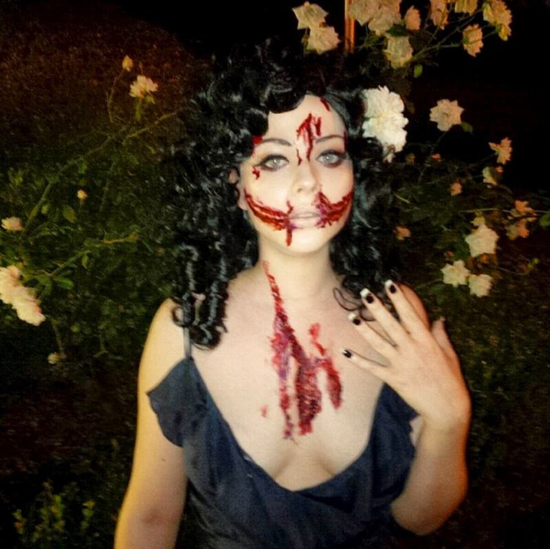 galleries/2014/10/30/from-kate-hudson-to-molly-sims-celebs-in-costume-take-over-instagram/141030-celeb-halloween-insta-07_afaqda