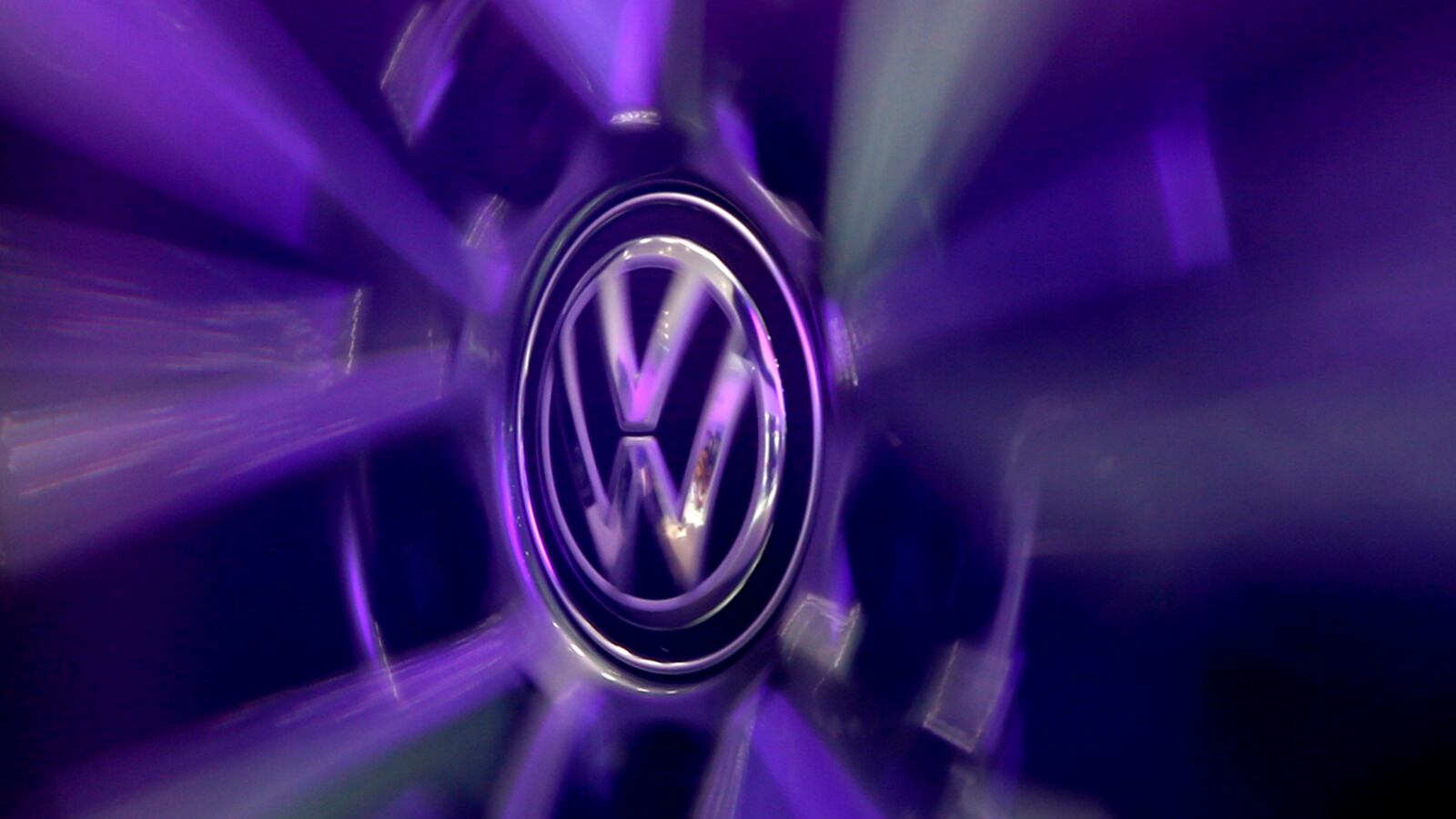 cheats/2015/09/21/u-s-conducts-volkswagen-criminal-probe/150921-volkswagen-cheat_x46bia