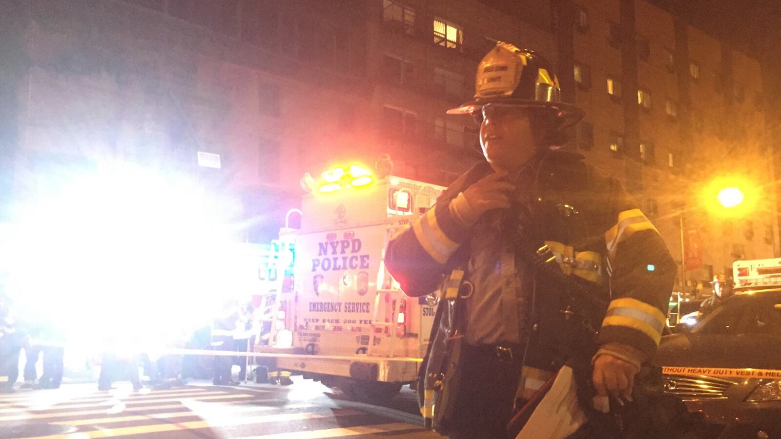 articles/2016/09/17/new-york-mayor-explosion-appears-intentional/160917-manhattan-blast3a-tease_rlp2c1